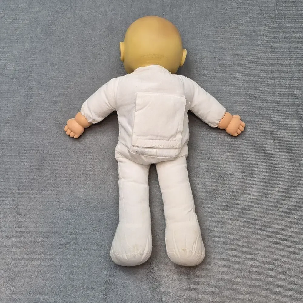 Uneeda Doll Co. Inc. Tummy Talks Doll Open Close Blue Eyes 14